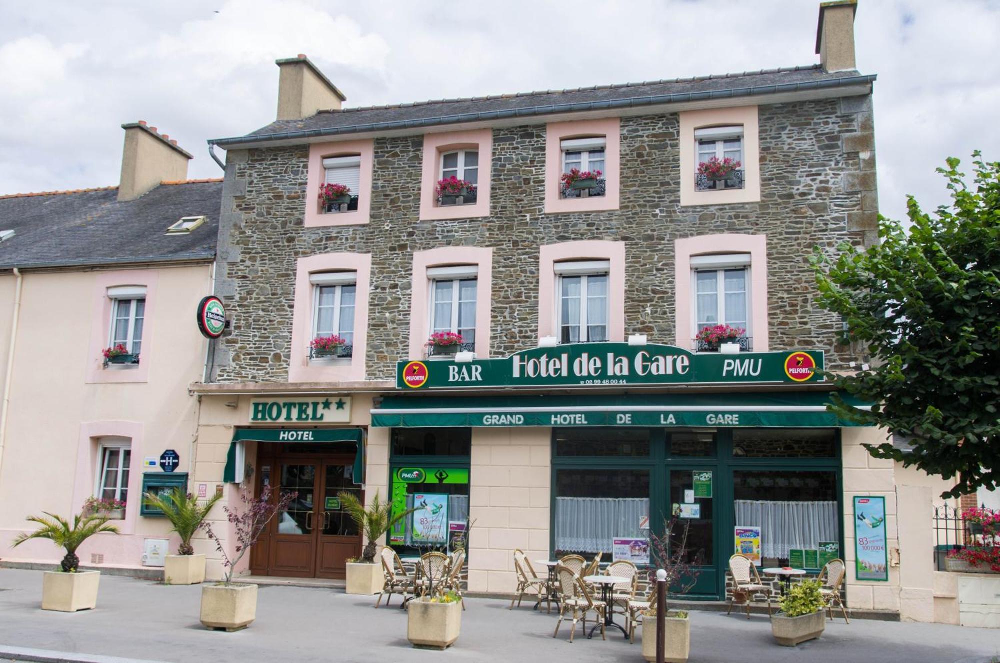 Hotel De La Gare Dol-de-Bretagne Esterno foto