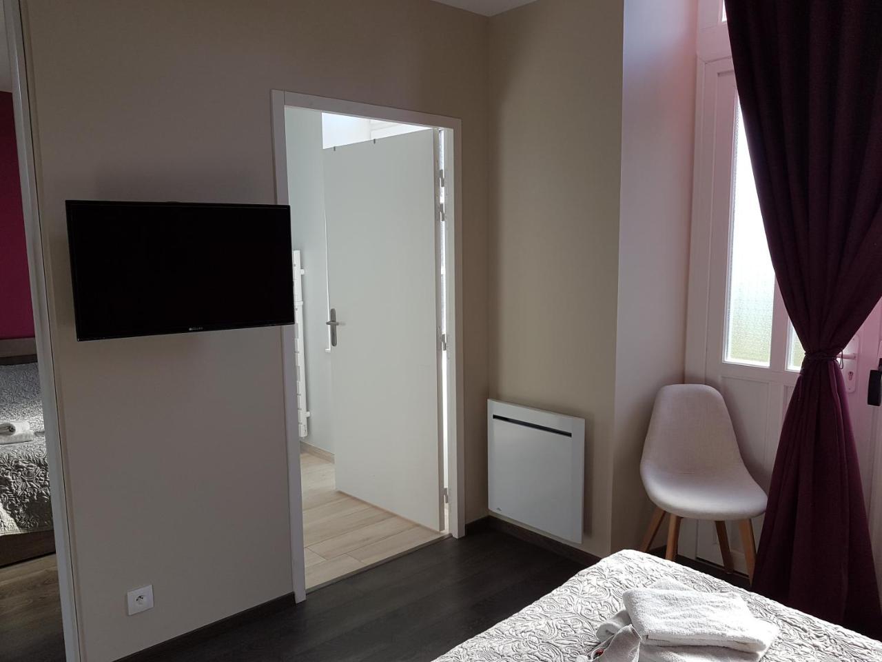 Hotel De La Gare Dol-de-Bretagne Esterno foto