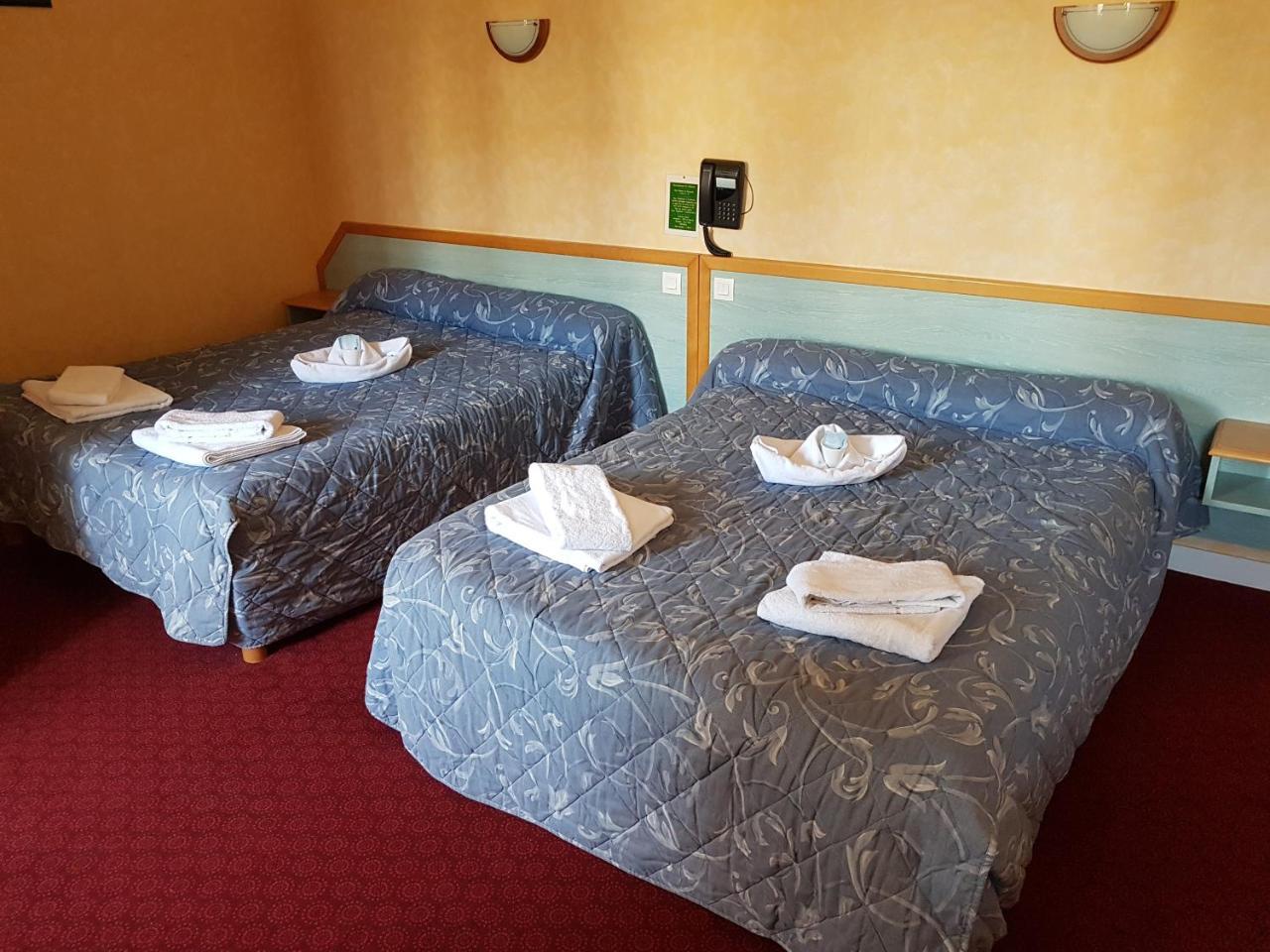 Hotel De La Gare Dol-de-Bretagne Esterno foto