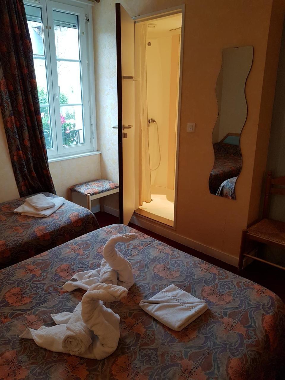 Hotel De La Gare Dol-de-Bretagne Esterno foto